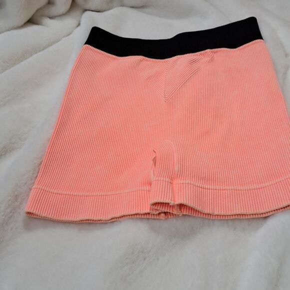 Zenana Ribbed Shorts - Picture 3 of 3